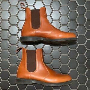Dr. martens brown flora Chelsea boots